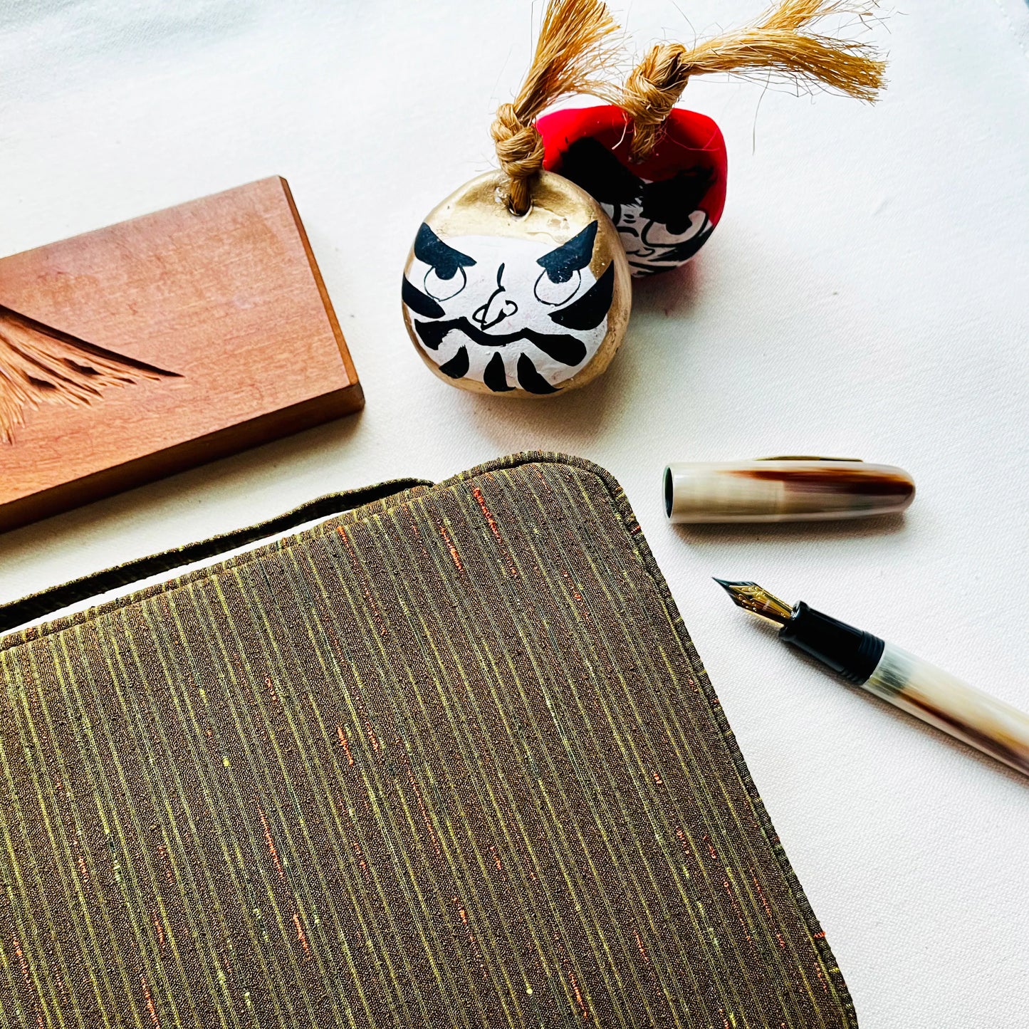 Kyoku Haku Japanese Fabric Zippered Pen Case [20 Slots]