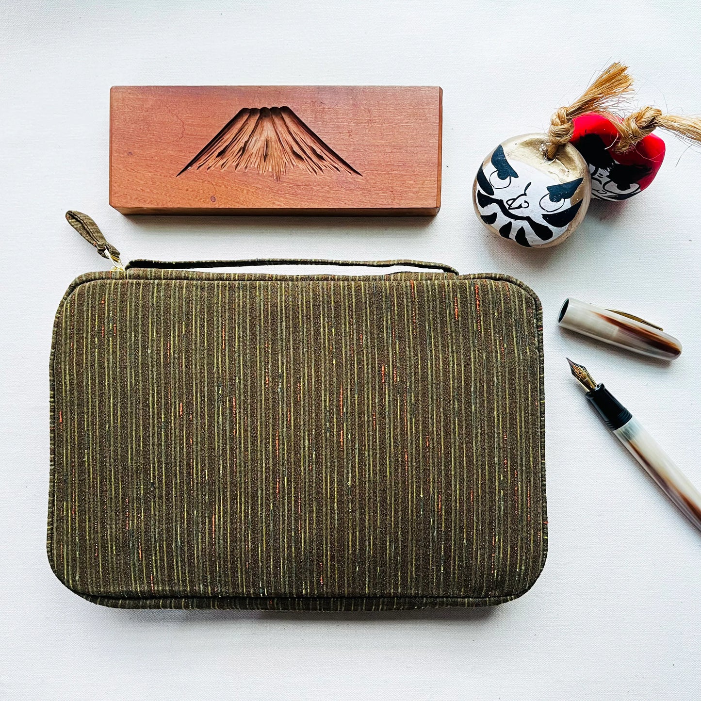 Kyoku Haku Japanese Fabric Zippered Pen Case [20 Slots]