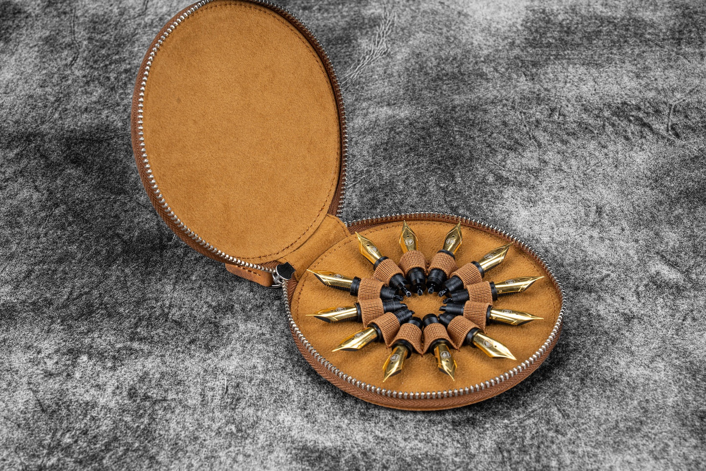 Galen Leather The Nib Circle – Leather Zip Nib Case for 12 Nibs