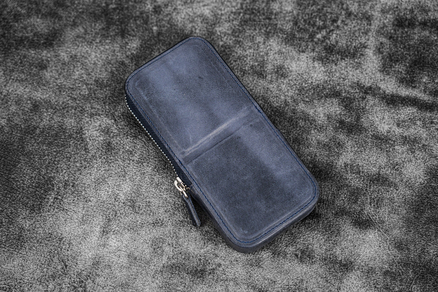 Galen Leather - Leather Zippered Magnum Opus 3 Slots Hard Pen Case with Removable Pen Tray