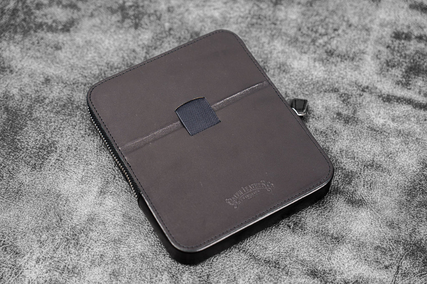 Galen Leather - Leather Zippered Magnum Opus 6 Slots Hard Pen Case with Removable Pen Tray