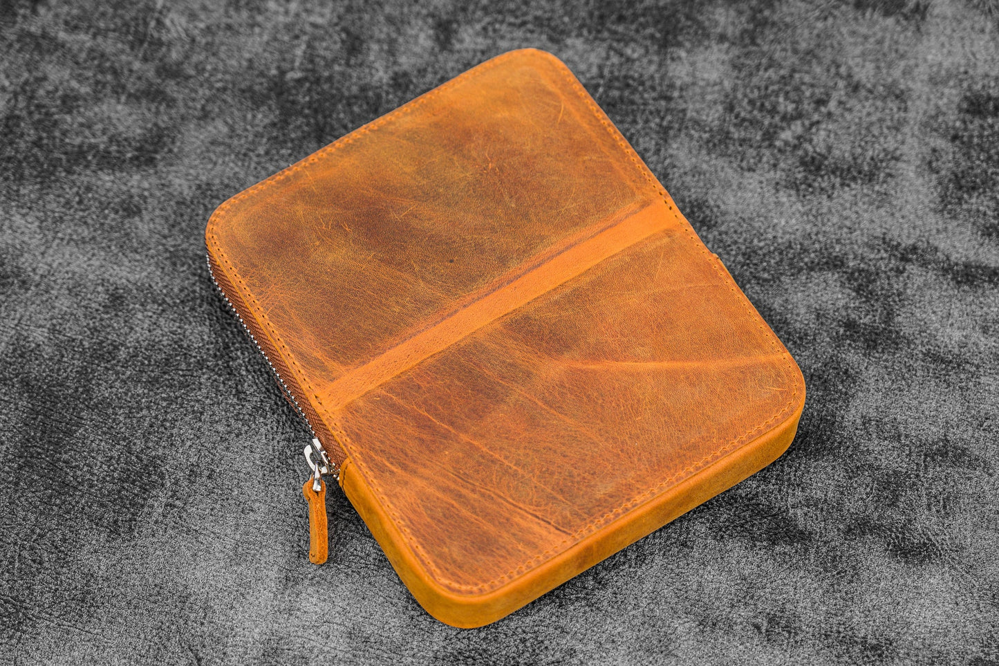 Galen Leather - Leather Zippered Magnum Opus 6 Slots Hard Pen Case with Removable Pen Tray