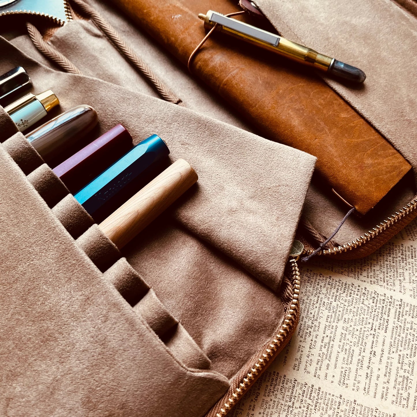Kyoku Haku Teal Zippered Pen Case [10 Slots]