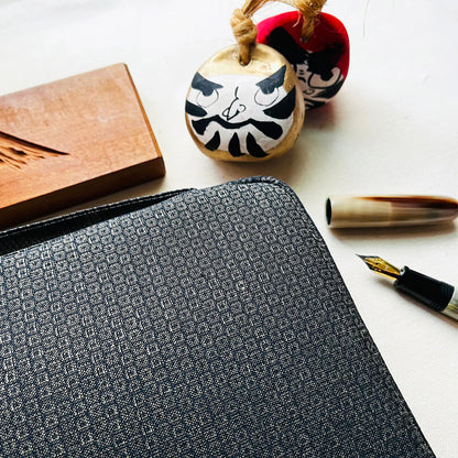 Kyoku Haku Japanese Fabric Zippered 20 Pen Case