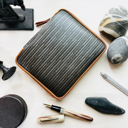 Kyoku Haku Iron Zippered 10 Pen Case