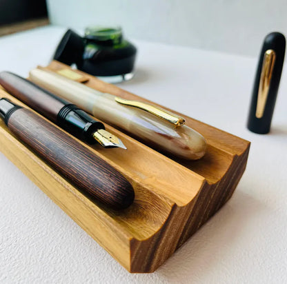 Kyoku Haku Wooden Pen Holder (Steady)