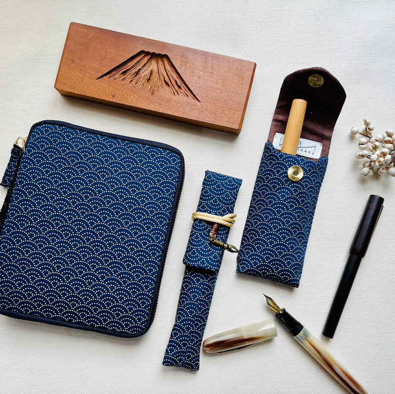 Kyoku Haku Japanese Kiku Pattern Pen Sleeve