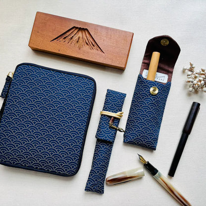 Kyoku Haku Japanese Kiku Pattern Pen Sleeve