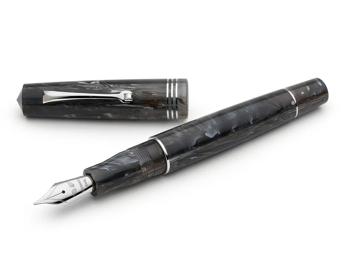 Leonardo Momento Zero Fountain Pen