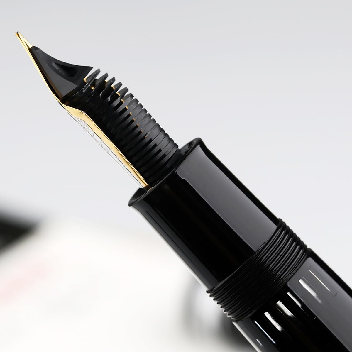 Majohn P141 (Moonman) Gold Clip Fountain Pen