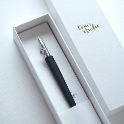 Tom's Studio One Dip Pen - A Very Versatile Nib