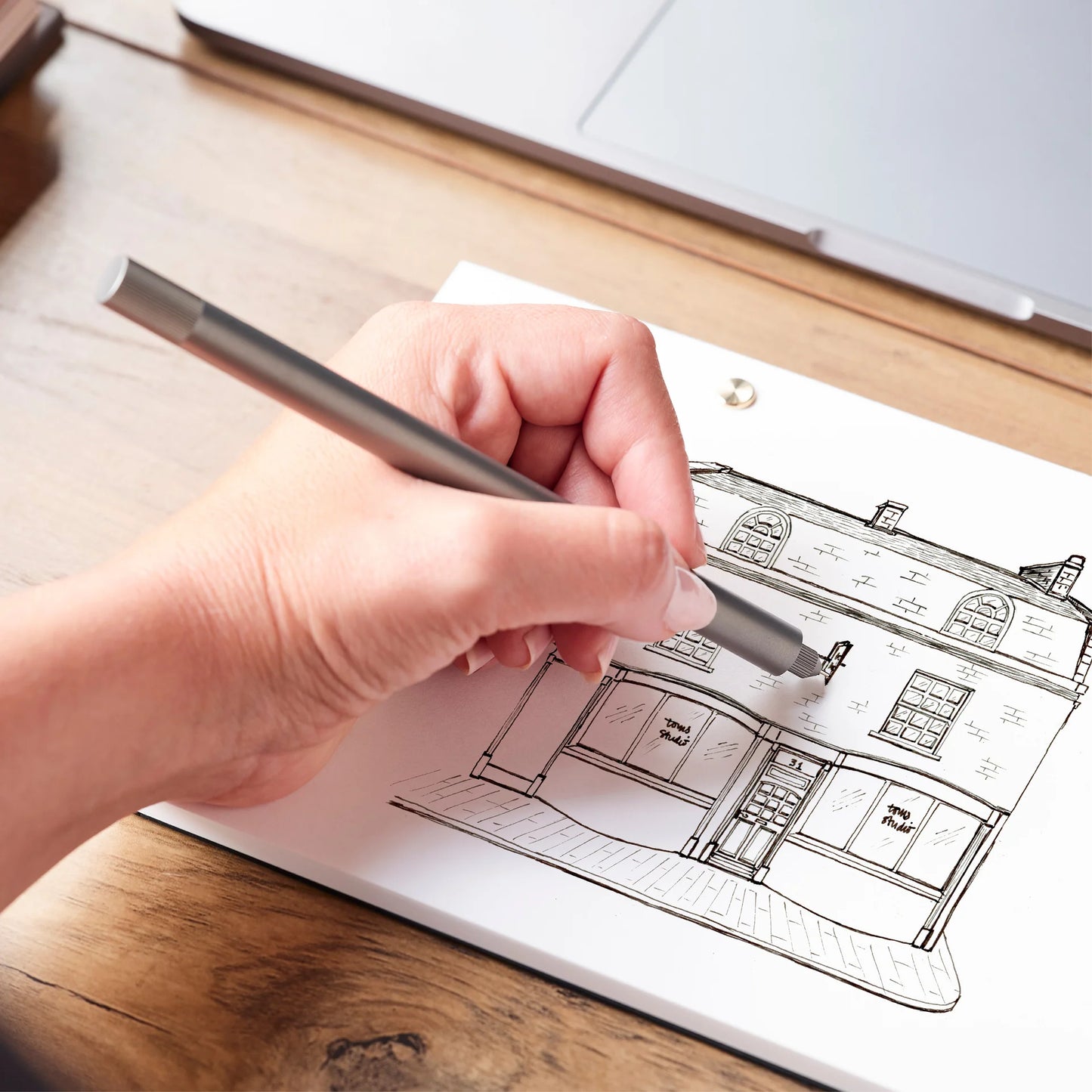 Tom's Studio Lumos Titanium