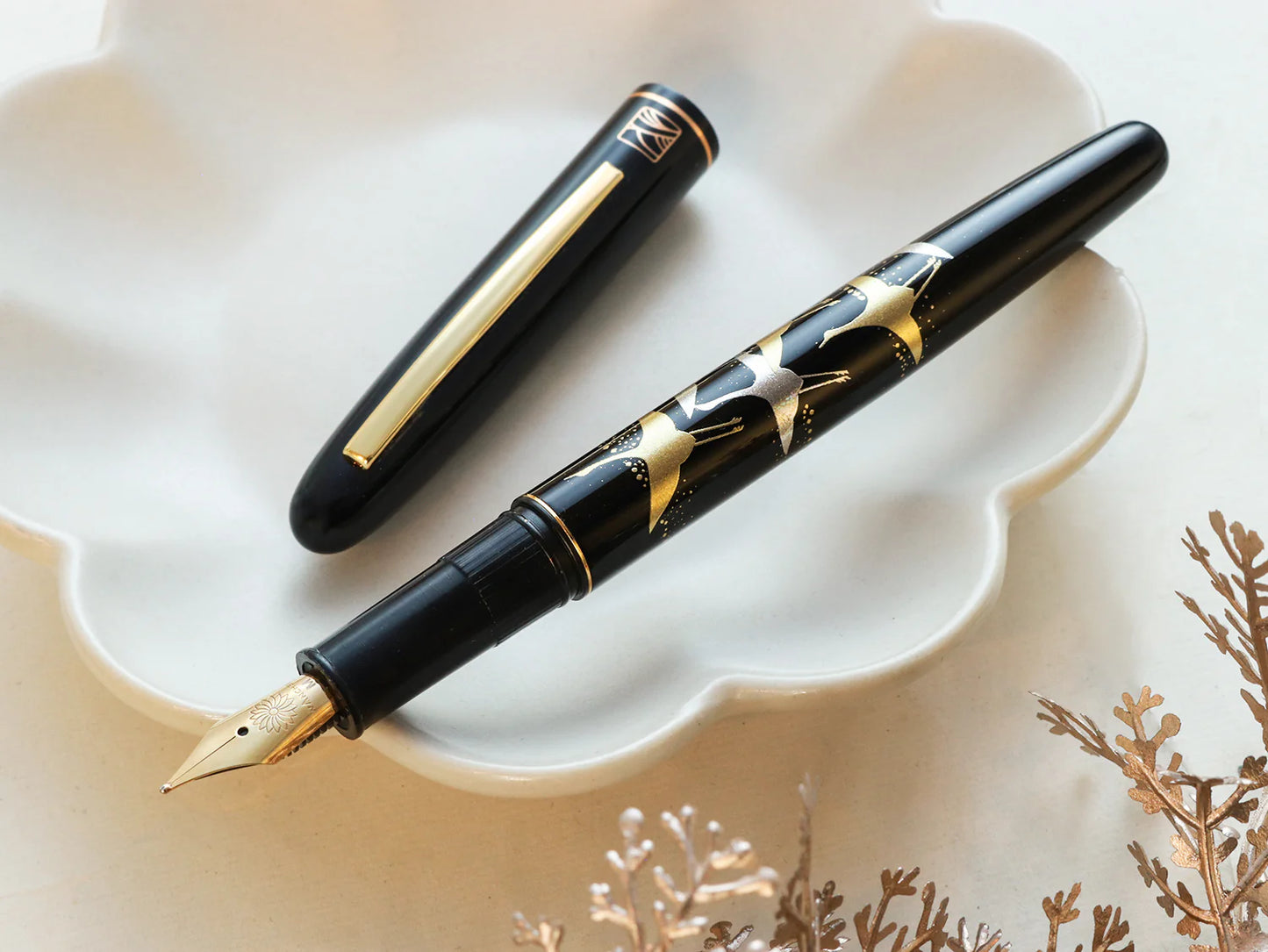 Wancher Kuretake Kindai Maki-e Fountain Pen