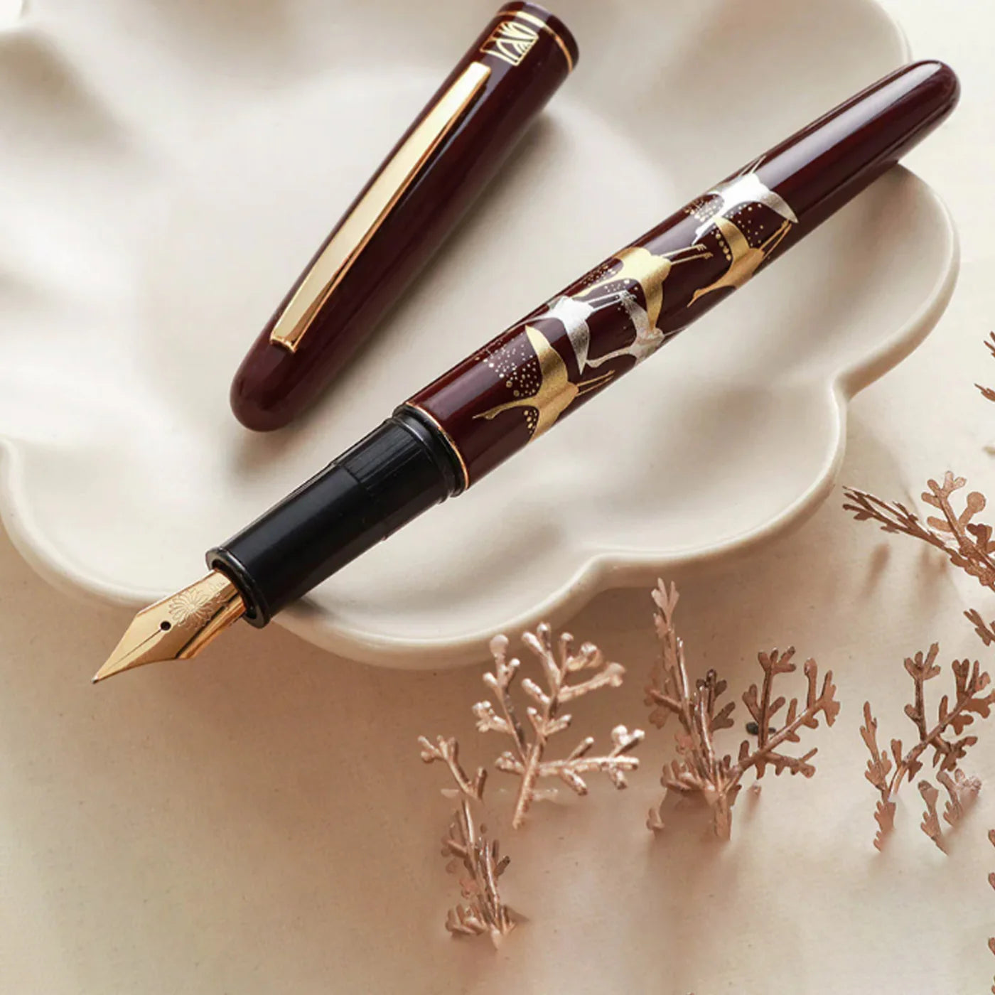 Wancher Kuretake Kindai Maki-e Fountain Pen