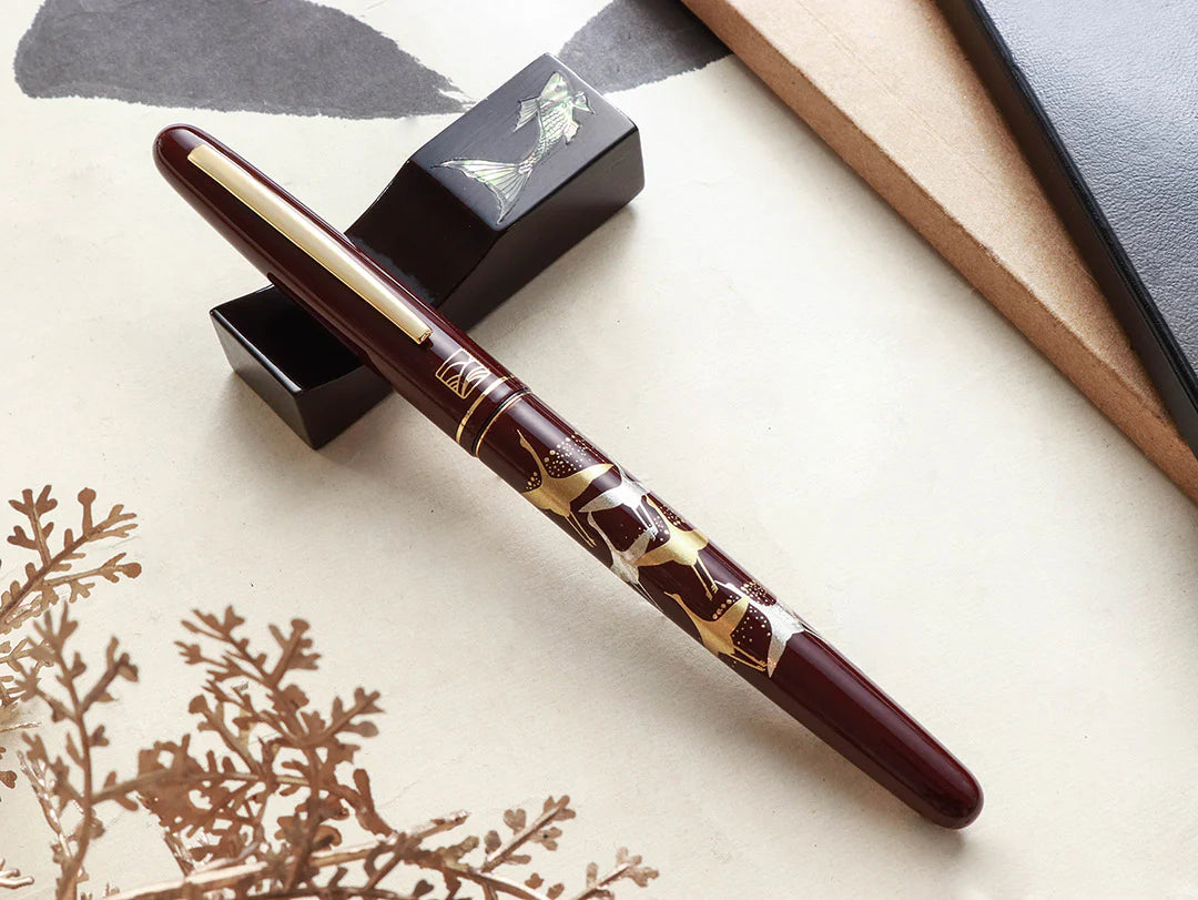 Wancher Kuretake Kindai Maki-e Fountain Pen