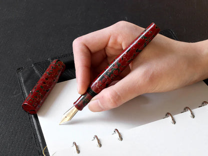 Wancher Sekai Tsugaru Urushi Fountain Pen