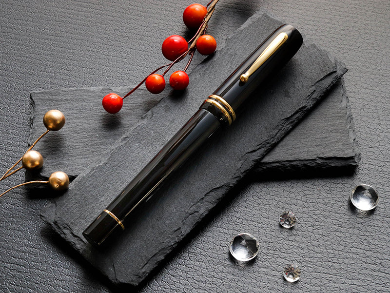 Wancher Seven Treasures Fountain Pen - Bakelite Black